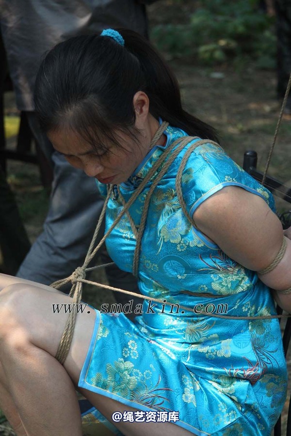 锐度主张 - 第六届锦绣江南-蓝旗袍椅绑女M会员：瓶儿 第 3 张图片