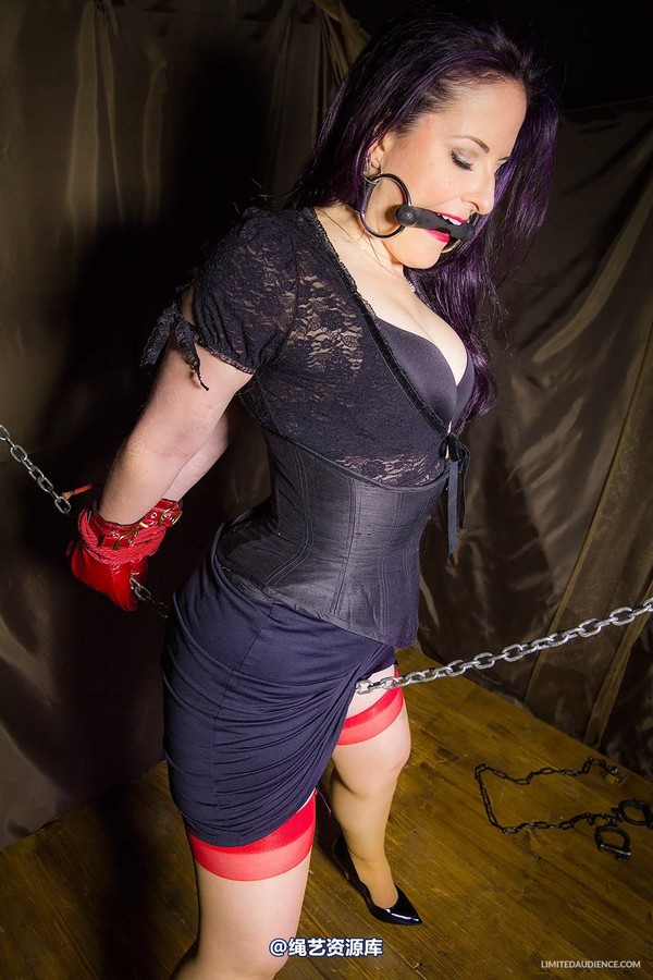limitedaudience - 2014 caroline pierce chain gauntlet 2 第 16 张图片