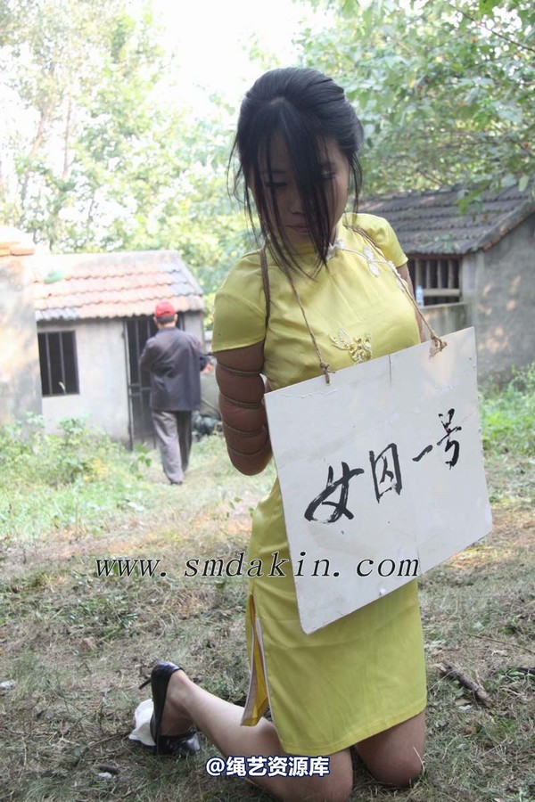 锐度主张 - 第六届锦绣江南-黄旗袍五花挂牌模特：玲玲 第 25 张图片