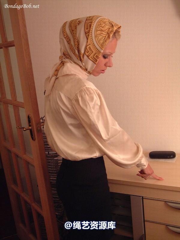 bondagebob - Petra Just cant get the staff! 第 5 张图片