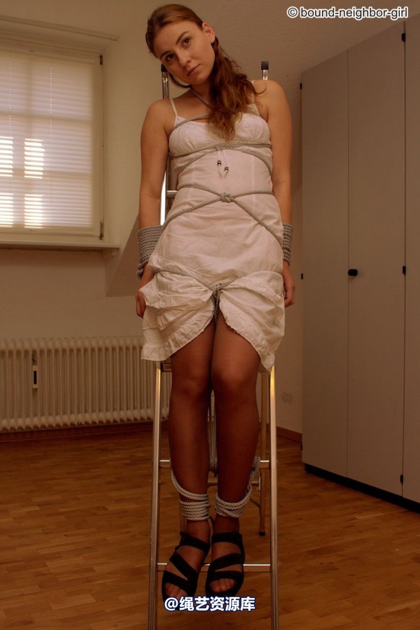 bound-neighbor-girl - Anastasia - Bound to a ladder 第 35 张图片