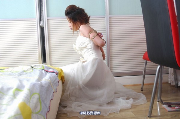 唯美之家 - 丽莎婚纱捆绑2010-7-8 第 5 张图片