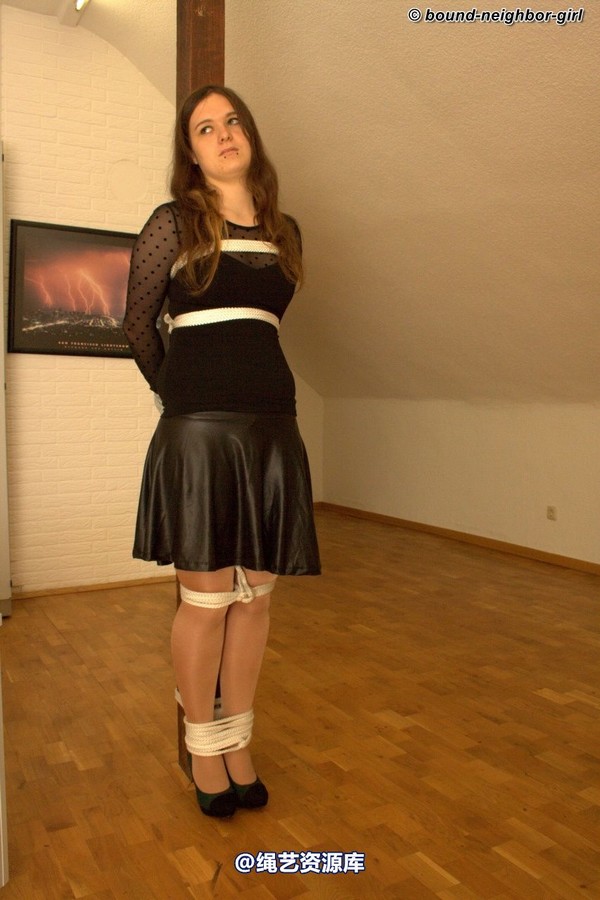 bound-neighbor-girl - Guest Romy - For the first time tied up in the office 2 第 28 张图片