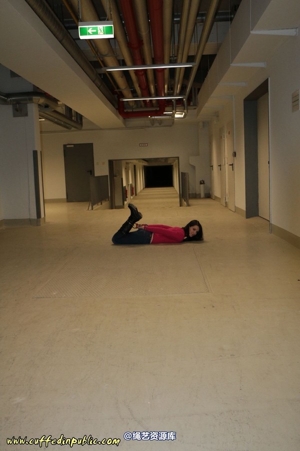 girlsinsteel - Alone at the basement 第 64 张图片