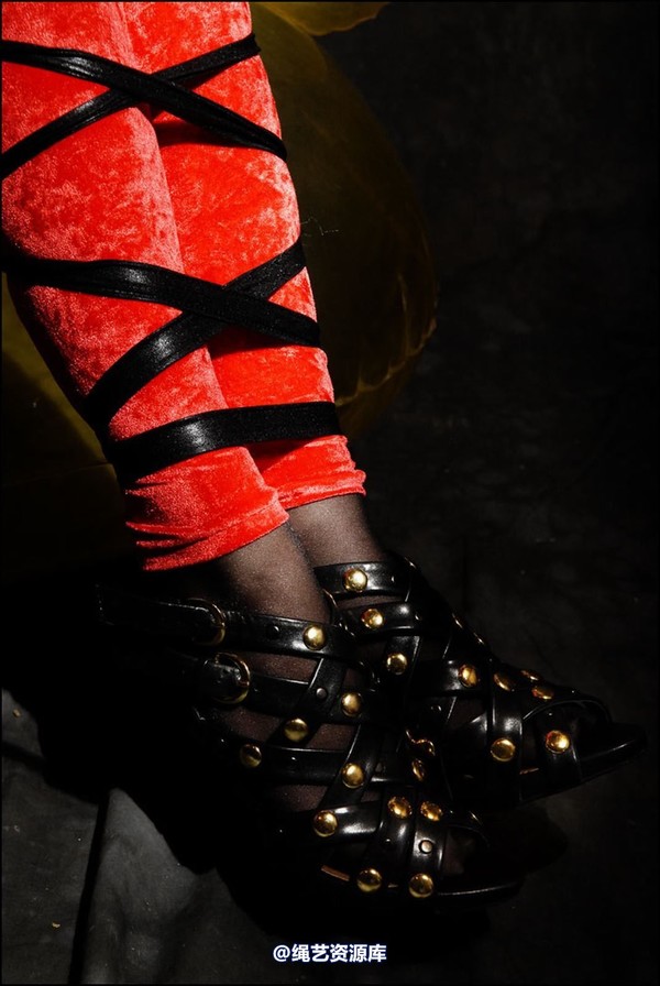 simplytied - Red on Yellow 第 14 张图片