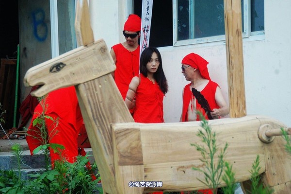 mj影视 - 血的代价-红罪衣刑场木驴斩－梅晓芳2013-08-26 第 57 张图片