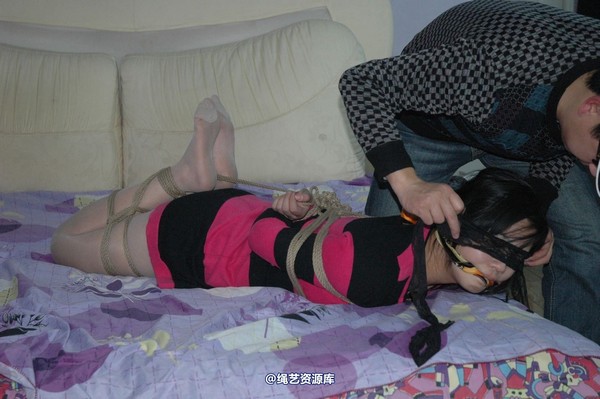 唯美之家 - 2010-12-29雪儿挣扎逃脱。 第 118 张图片