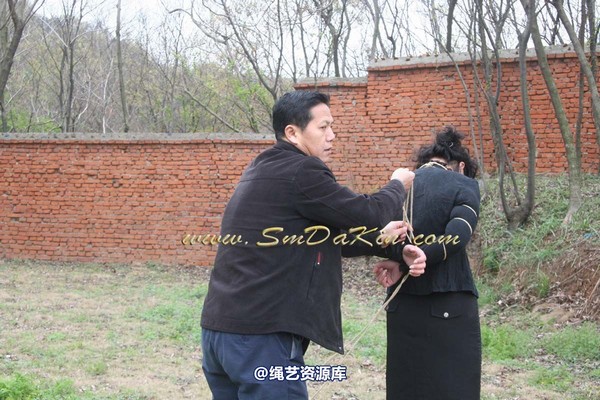 锐度主张 - 2009年第21期捆绑图（2009.4.26）3.28聚会，同好MM极限紧缚 第 8 张图片