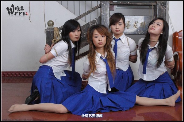 唯美之家 - 2008-09-24制服群绑 第 10 张图片