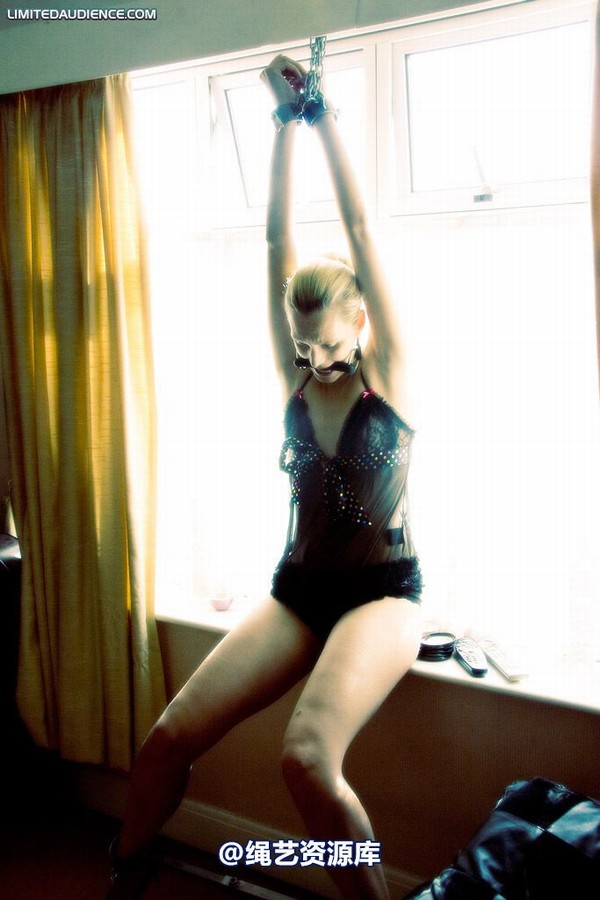 limitedaudience - 2009 ariel in shackles 第 20 张图片