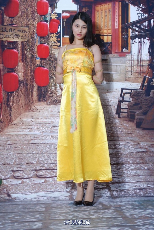 唯美之家 - 新模萧萧黄礼服 第 148 张图片