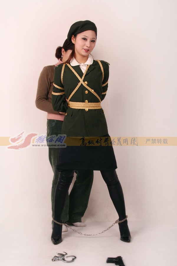 雅俗阁 - 20060422雅思警服(2) 第 132 张图片