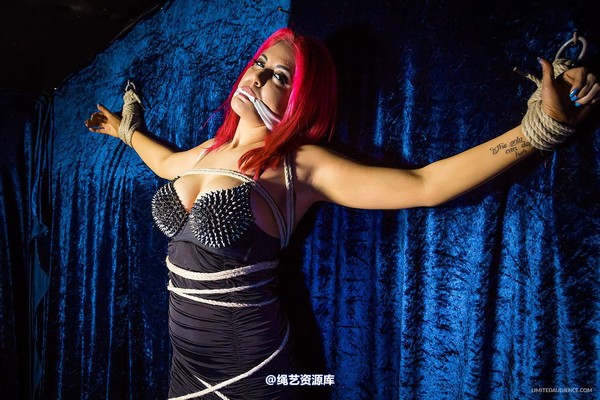 limitedaudience - 2014 elle a narrow escape 第 35 张图片