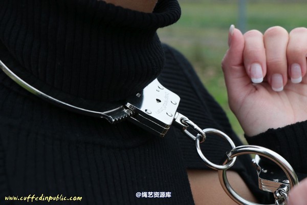 girlsinsteel - Public neckcuff 第 46 张图片