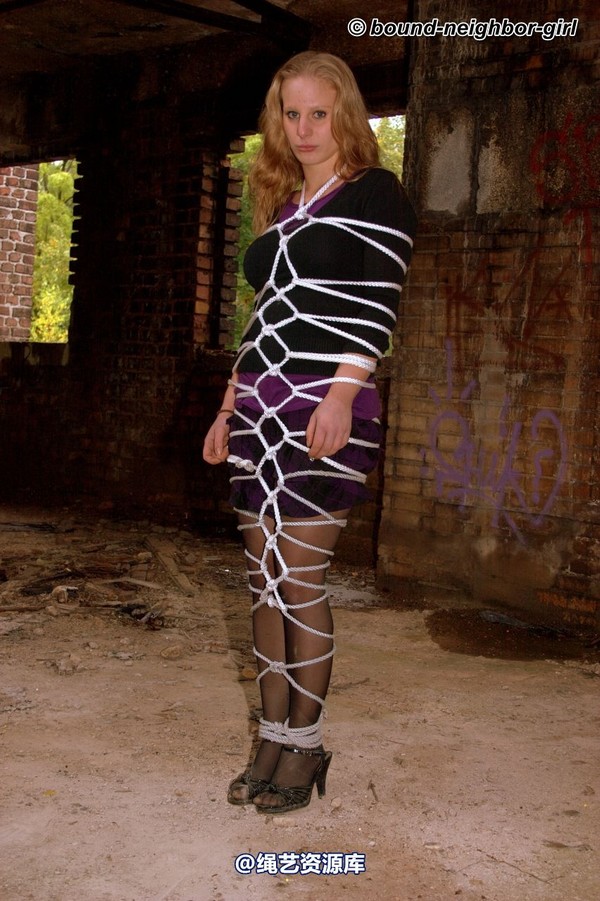 bound-neighbor-girl - Peggy - surprise in the ruins part 3 第 53 张图片