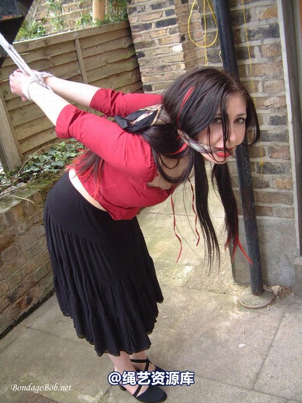 bondagebob - Lydia Tied Outdoors 第 71 张图片