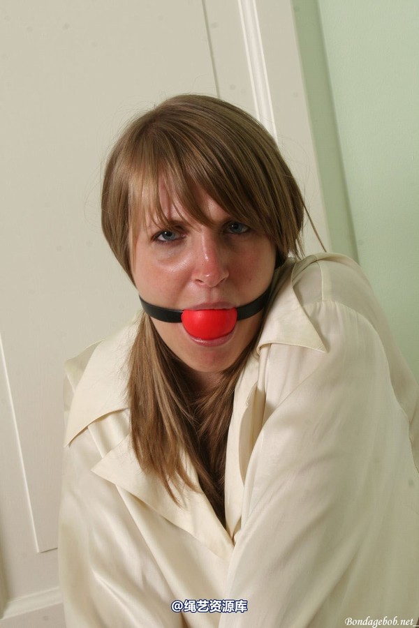 bondagebob - Sapphire Blu Open wide and shut up! 第 88 张图片