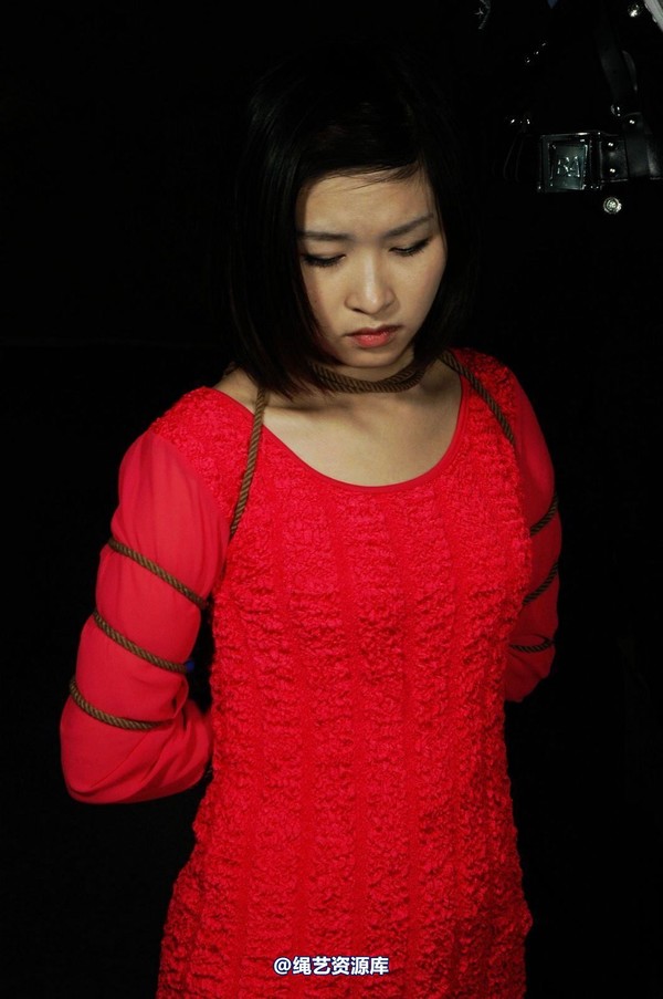 mj影视 - 梅晓枫―临刑捆绑2013-05-09 第 17 张图片