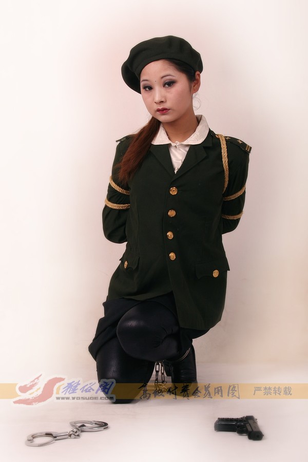 雅俗阁 - 20060422雅思警服(2) 第 21 张图片