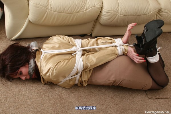 bondagebob - Shannon First Hogtie 第 127 张图片