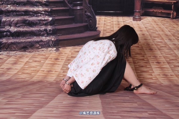 神艺缘 - 044-甜甜--带着镣铐做清洁 第 24 张图片