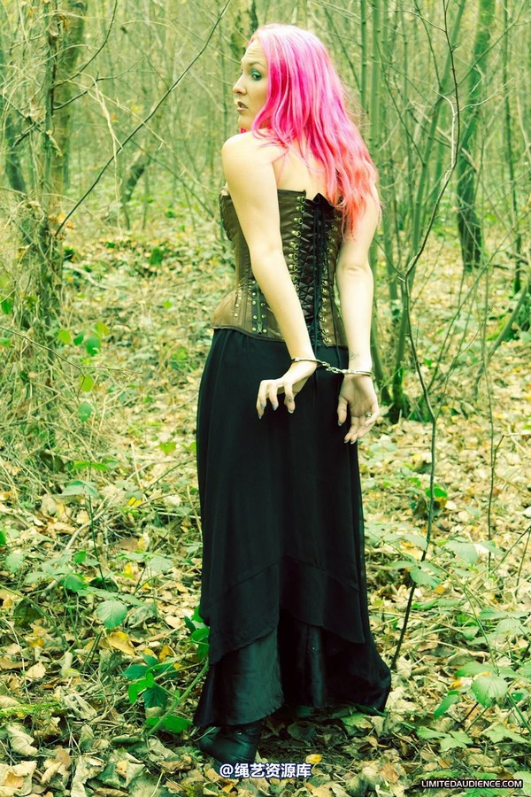 limitedaudience - 2012 elyssia cuffed in the woods 第 22 张图片