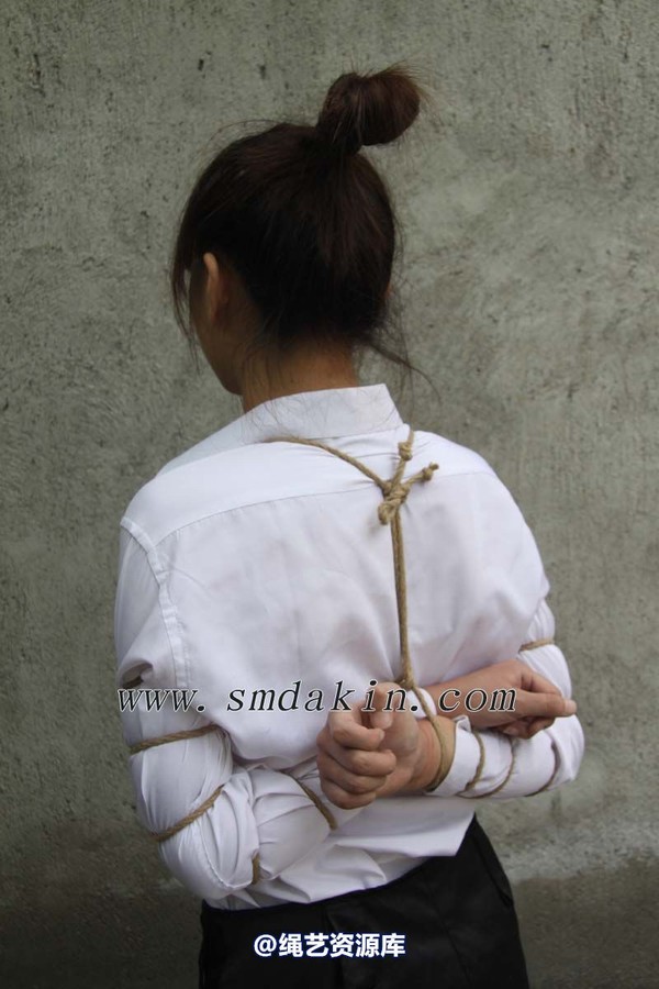 锐度主张 - 嫒柔职装五花模特：嫒柔 第 28 张图片