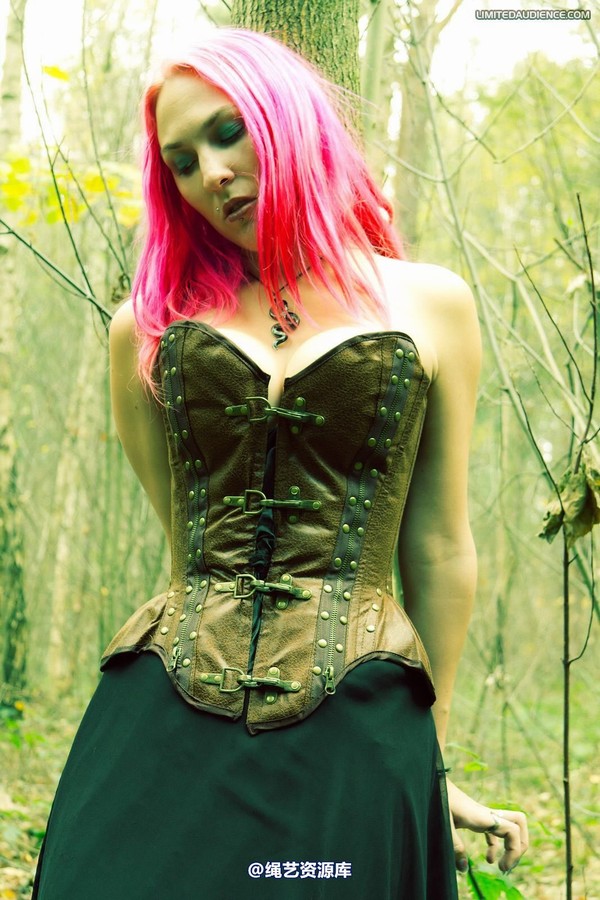 limitedaudience - 2012 elyssia cuffed in the woods 第 14 张图片