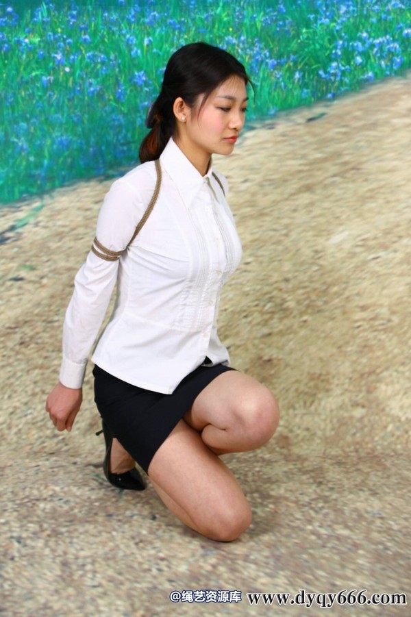 典雅倩影 - 509-押解女白领哓哓 第 31 张图片