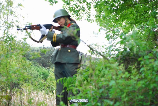 唯美之家 - 外拍军装三模特 第 239 张图片