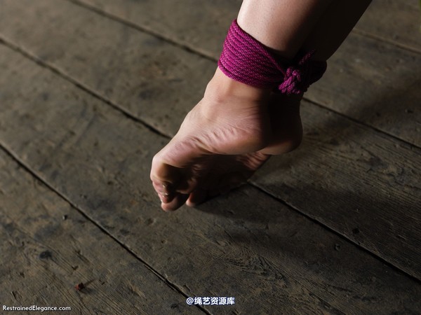 restrainedelegance - Are You Sitting Comfortably 第 23 张图片