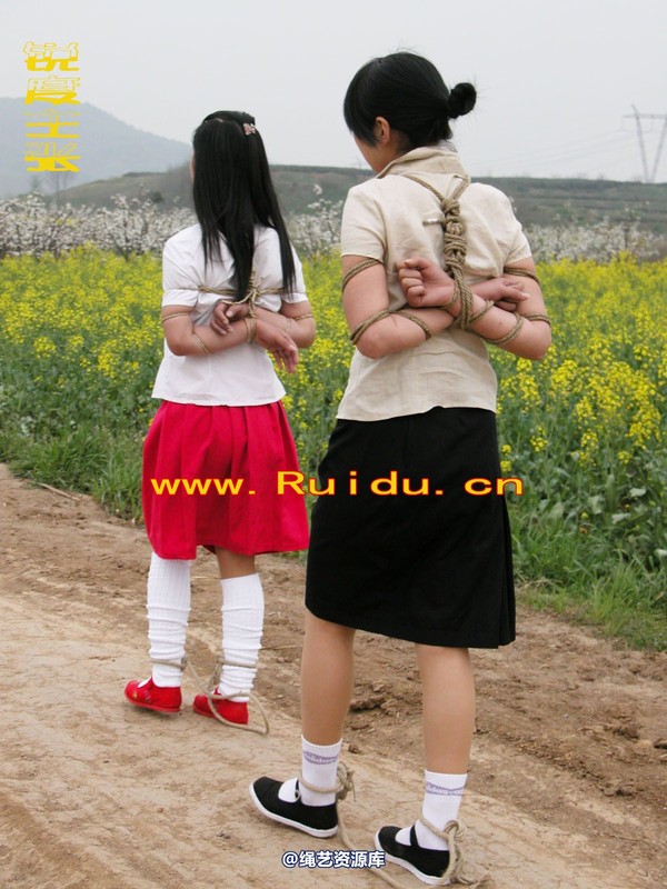 锐度主张 - 婷婷和寒冰走在乡间小路上 第 48 张图片