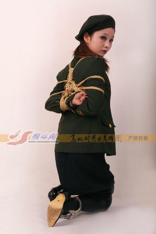 雅俗阁 - 20060422雅思警服(2) 第 44 张图片