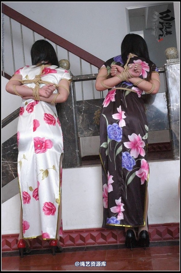 唯美之家 - 2008-09-24小妖琪琪旗袍绳艺 第 14 张图片