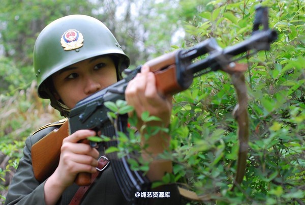 唯美之家 - 外拍军装三模特 第 116 张图片