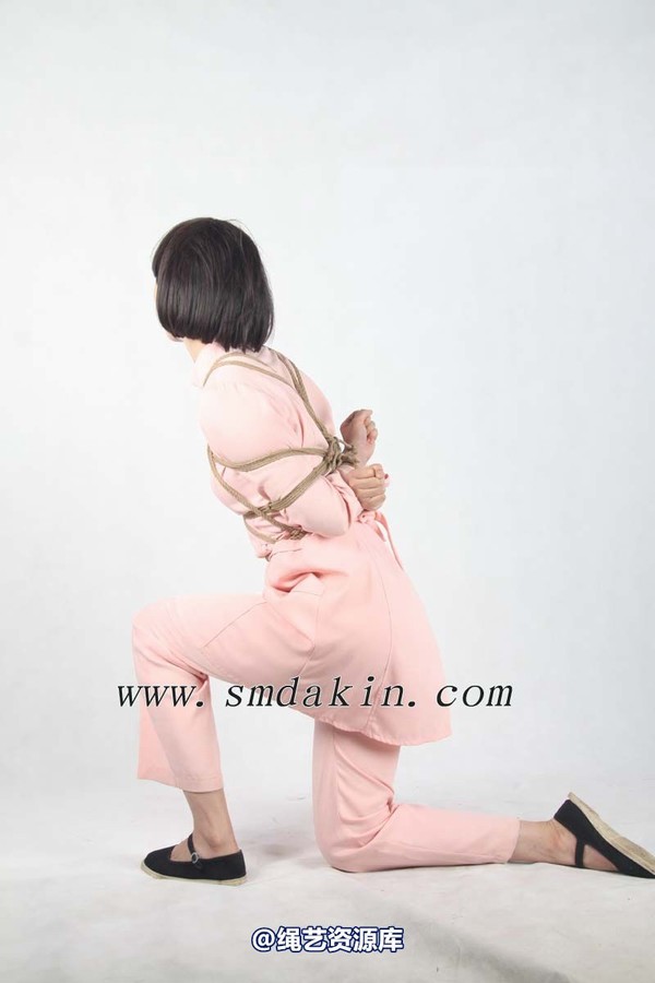 锐度主张 - 粉色护士服花样捆绑模特：碧菡 第 11 张图片