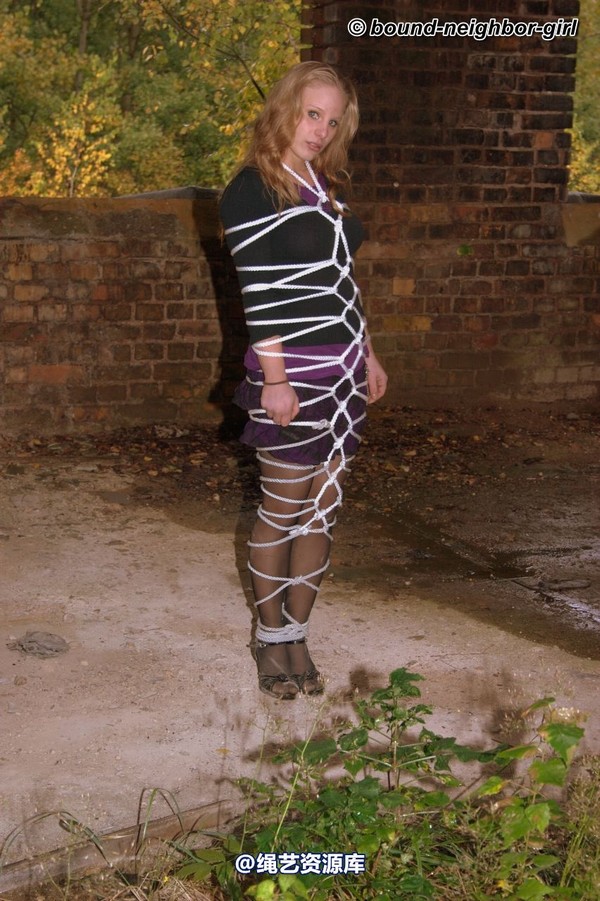 bound-neighbor-girl - Peggy - surprise in the ruins part 3 第 39 张图片