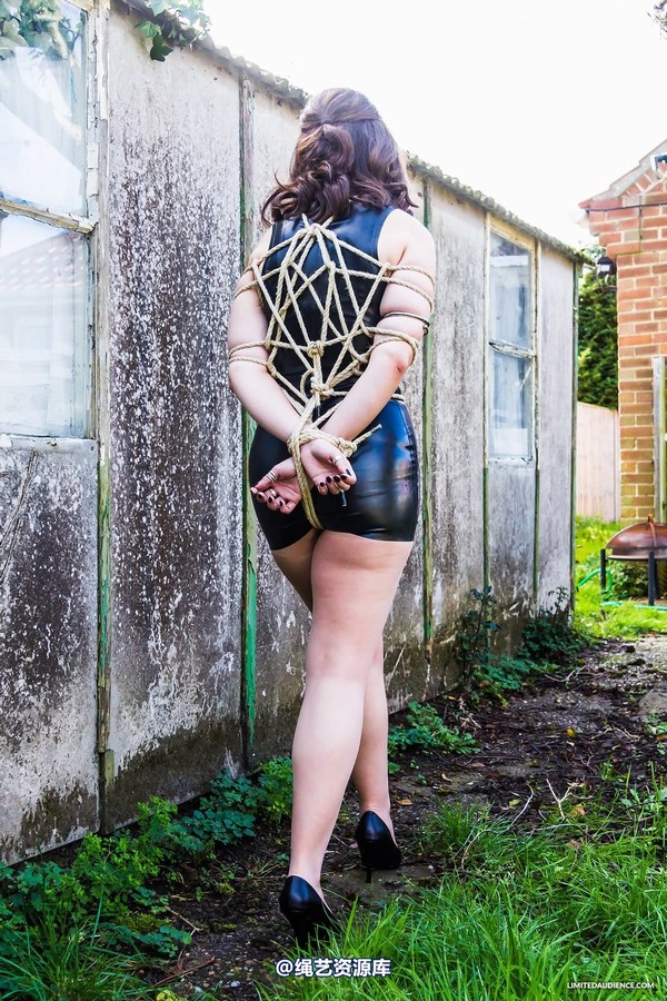 limitedaudience - 2014 freya roped in latex 第 3 张图片