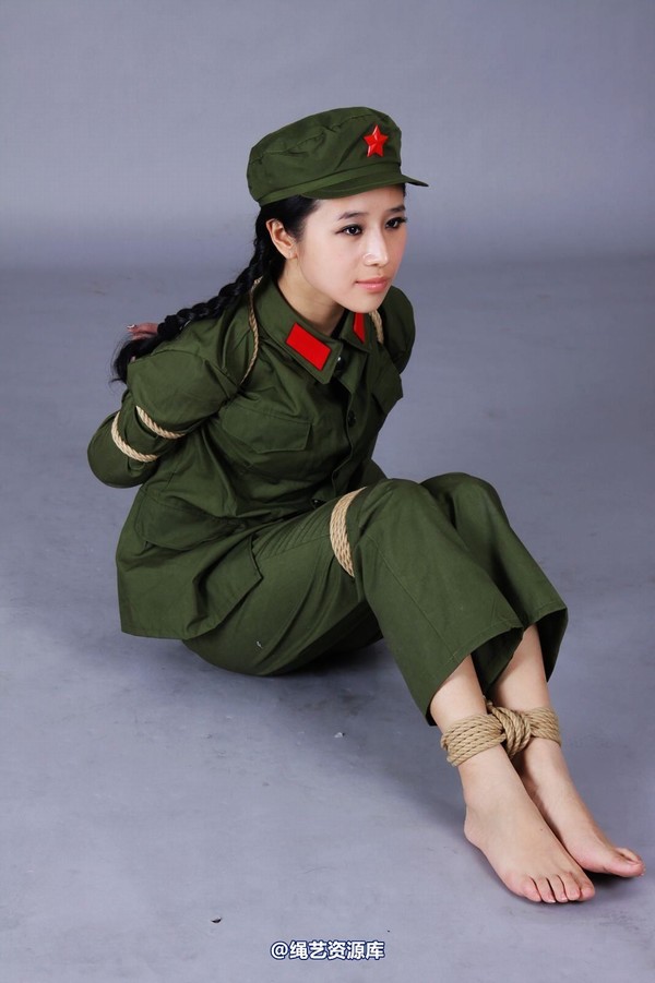 神艺缘 - 264-宁死不屈的女兵 第 39 张图片