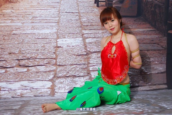唯美之家 - 新模萌萌红肚兜 第 54 张图片