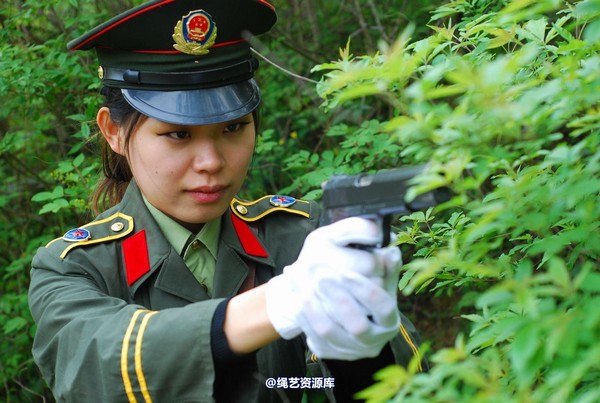唯美之家 - 外拍军装三模特 第 436 张图片