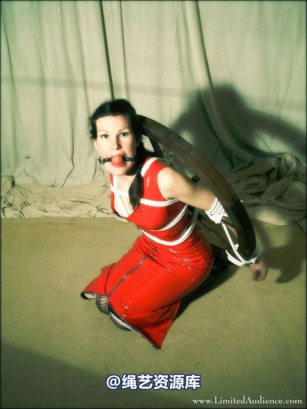 limitedaudience - 2007 elena tied to wheel 第 1 张图片