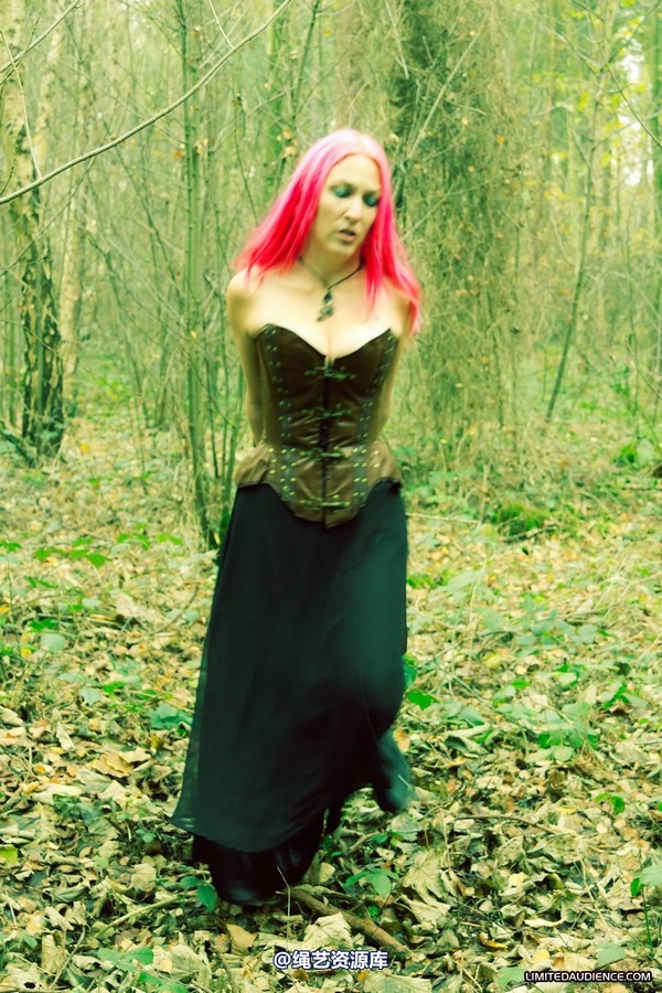 limitedaudience - 2012 elyssia cuffed in the woods 第 16 张图片