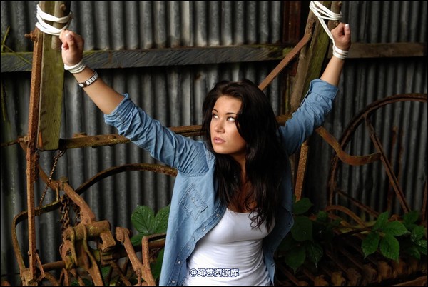 simplytied - PP in old barn 第 10 张图片