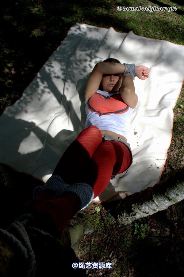 bound-neighbor-girl - Guest Helena - Tied up in the forest Part 3 第 19 张图片