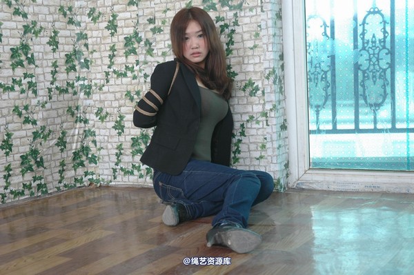 唯美之家 - 黑色西装 第 65 张图片