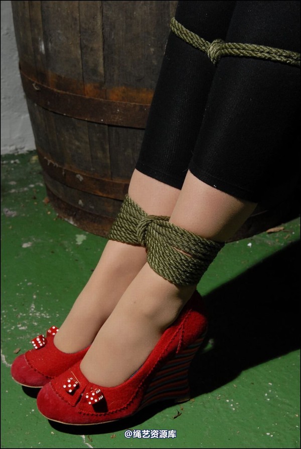 simplytied - NB in leggings 第 21 张图片