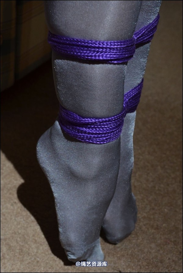 simplytied - Grey shine tights on T 第 21 张图片