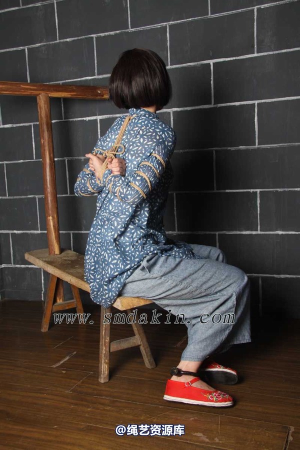 锐度主张 - 女囚五花脚镣模特：碧菡 第 33 张图片