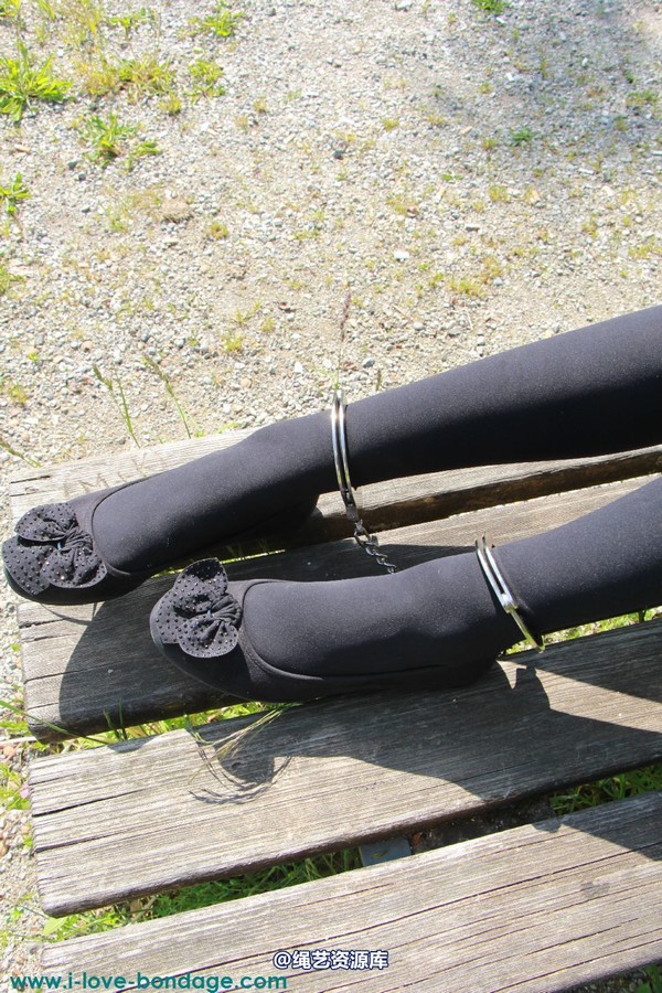 girlsinsteel - Public hogcuffed 第 54 张图片